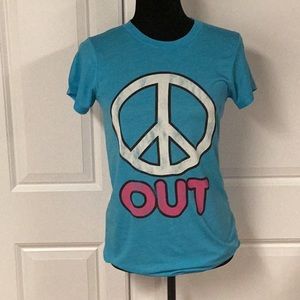 *Last Chance* Cool Celebrity Peace Out T-Shirt